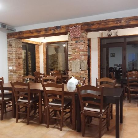 Slatki Snovi II Hotel Knin Bagian luar foto