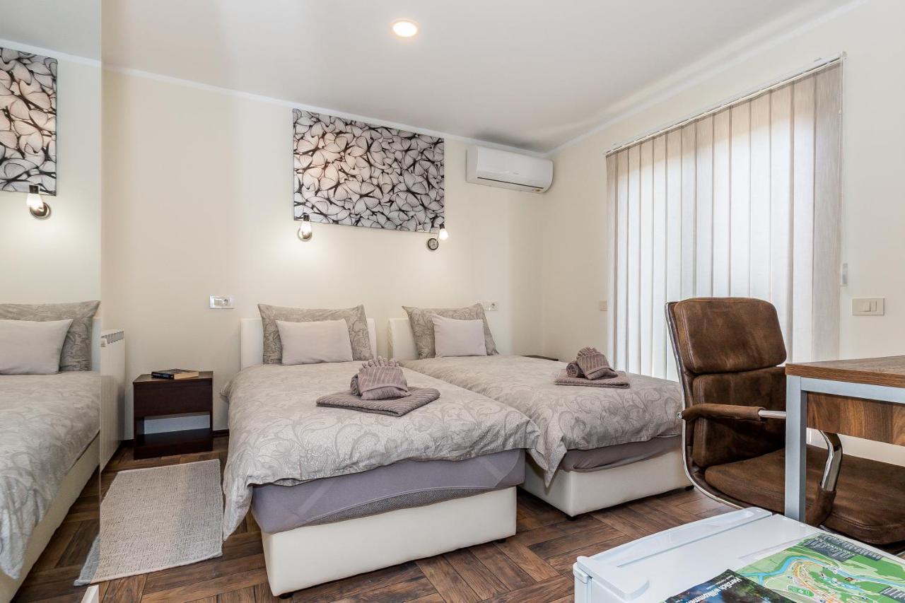 Slatki Snovi II Hotel Knin Bagian luar foto