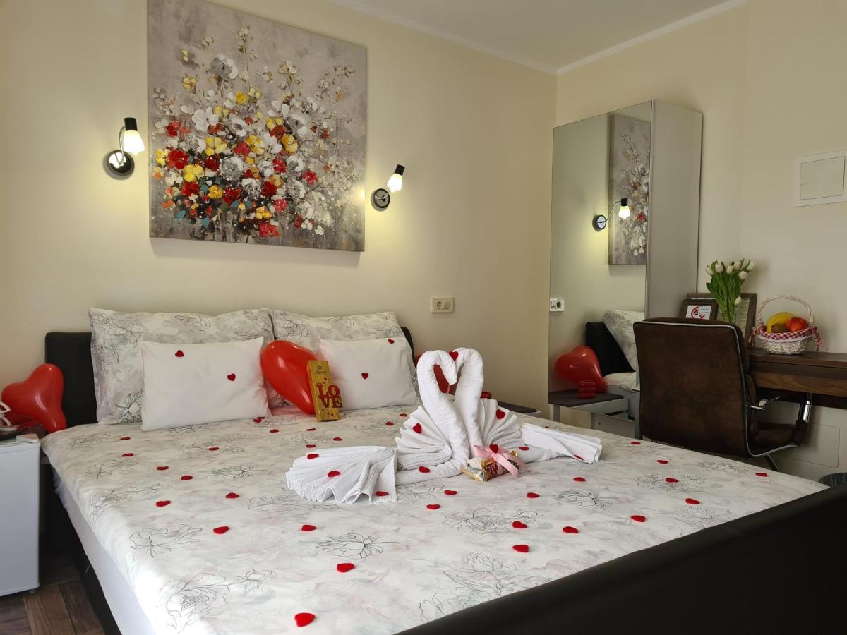 Slatki Snovi II Hotel Knin Bagian luar foto