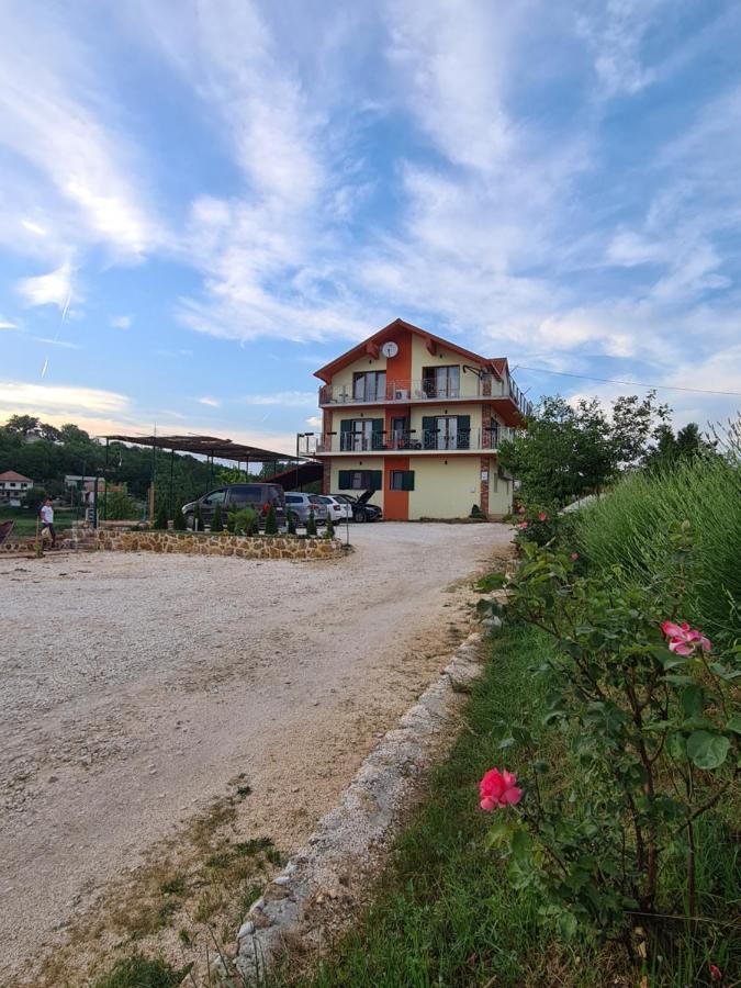 Slatki Snovi II Hotel Knin Bagian luar foto