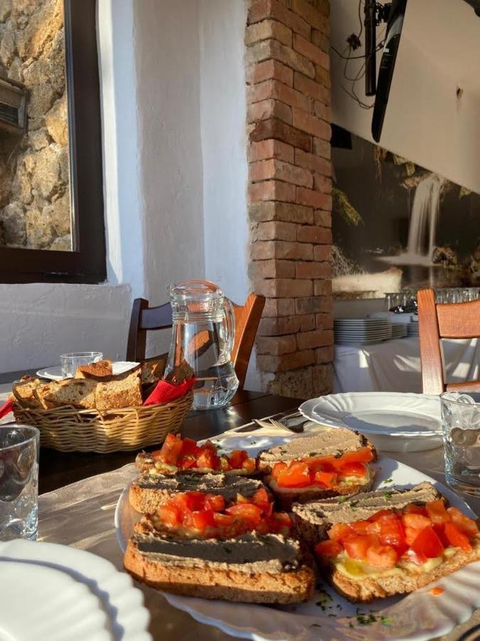 Slatki Snovi II Hotel Knin Bagian luar foto